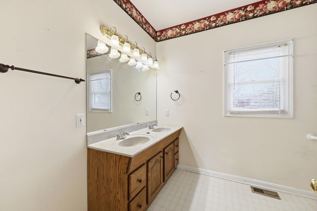 2665 Paris Pike, Lexington, KY 40511