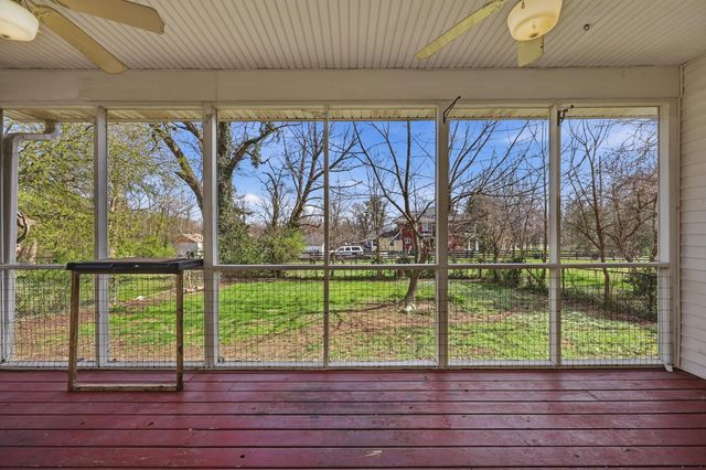 2665 Paris Pike, Lexington, KY 40511