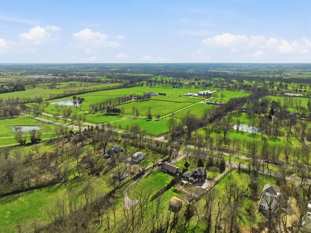 2665 Paris Pike, Lexington, KY 40511