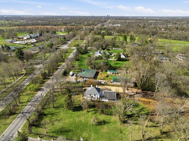 2665 Paris Pike, Lexington, KY 40511