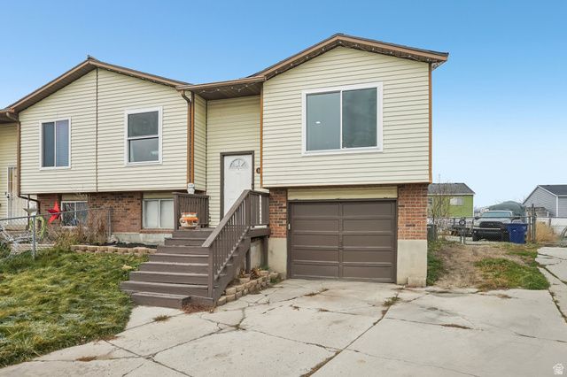 8064 W MELVILLE CIR, Magna, UT 84044