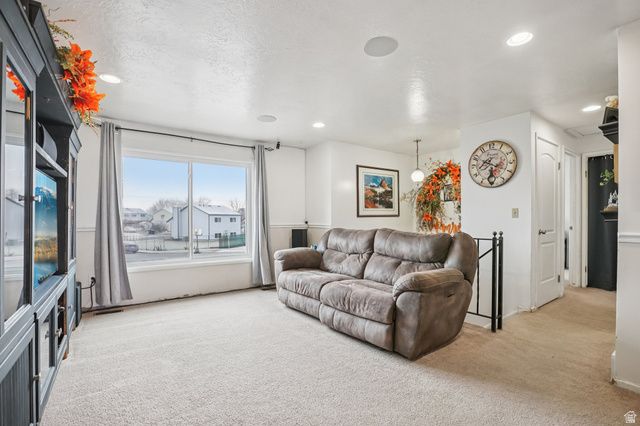 8064 W MELVILLE CIR, Magna, UT 84044