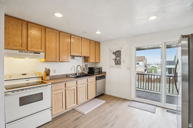 8064 W MELVILLE CIR, Magna, UT 84044