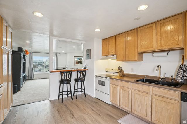 8064 W MELVILLE CIR, Magna, UT 84044