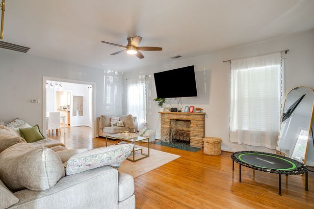 3210 Greene Avenue, Fort Worth, TX 76109