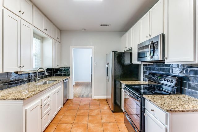 3210 Greene Avenue, Fort Worth, TX 76109