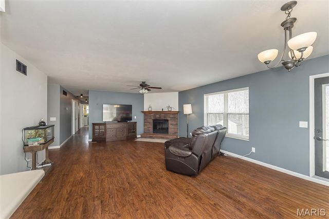 187 White Oak Estates Drive, Troy, MO 63379