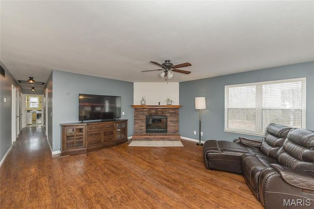 187 White Oak Estates Drive, Troy, MO 63379