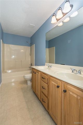 187 White Oak Estates Drive, Troy, MO 63379