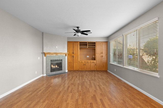 821 Hometown Way, Modesto, CA 95356