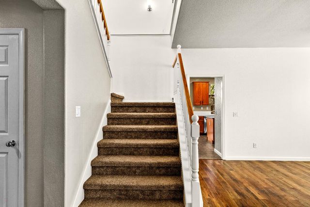 821 Hometown Way, Modesto, CA 95356