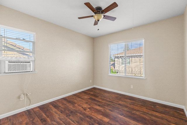 821 Hometown Way, Modesto, CA 95356