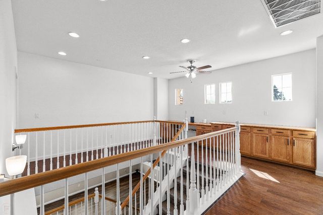 821 Hometown Way, Modesto, CA 95356