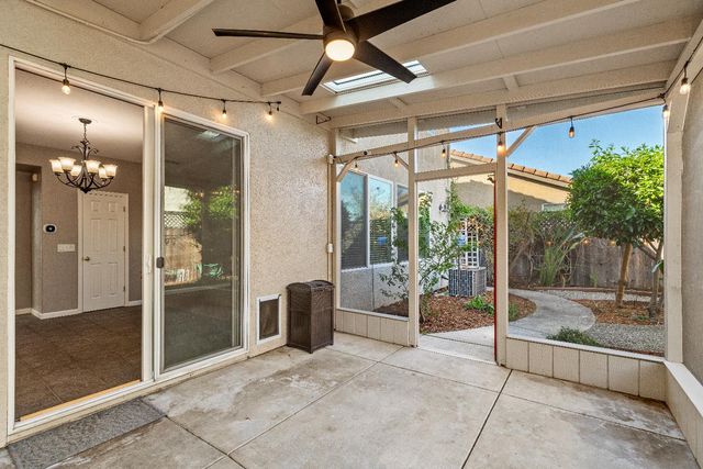 821 Hometown Way, Modesto, CA 95356