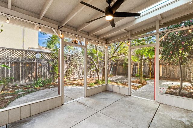 821 Hometown Way, Modesto, CA 95356