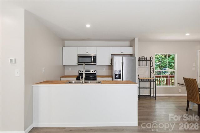 106 Central Avenue, Swannanoa, NC 28778