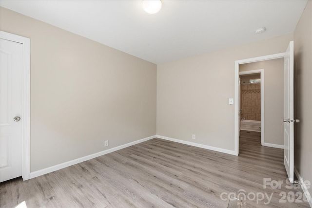 106 Central Avenue, Swannanoa, NC 28778