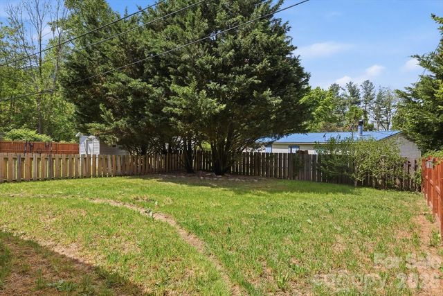 106 Central Avenue, Swannanoa, NC 28778