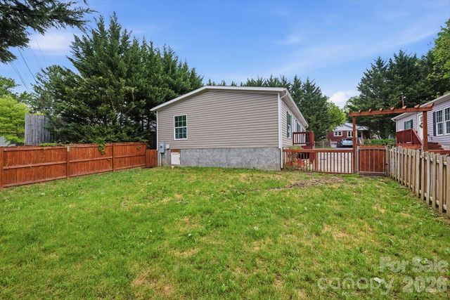 106 Central Avenue, Swannanoa, NC 28778