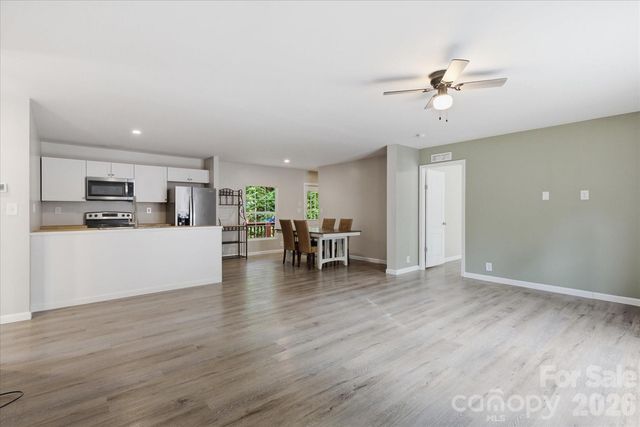 106 Central Avenue, Swannanoa, NC 28778