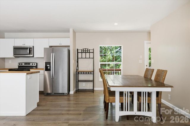 106 Central Avenue, Swannanoa, NC 28778