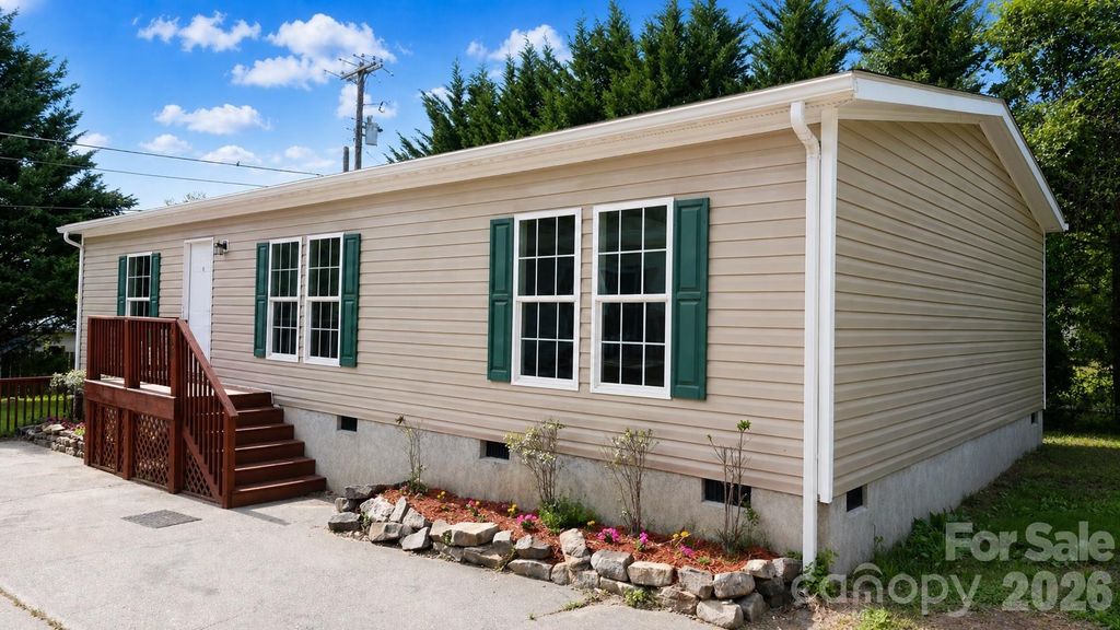 106 Central Avenue, Swannanoa, NC 28778