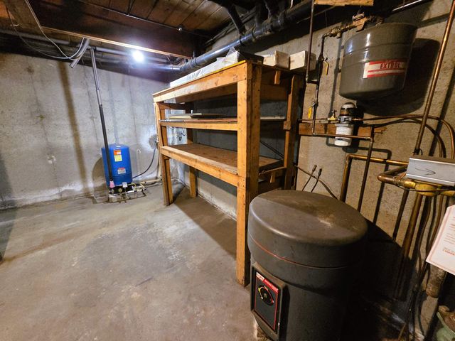 119 Newton Hill Road, Vernon, VT 05354