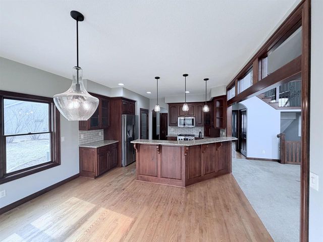 2821 E MILESTONE COURT, Appleton, WI 54913