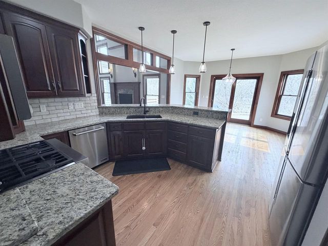 2821 E MILESTONE COURT, Appleton, WI 54913