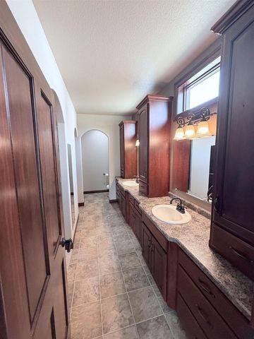 2821 E MILESTONE COURT, Appleton, WI 54913