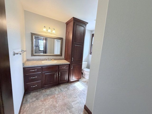 2821 E MILESTONE COURT, Appleton, WI 54913