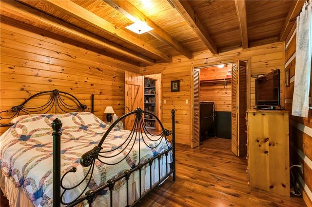 326 Honeysuckle Way, Blue Ridge, GA 30513