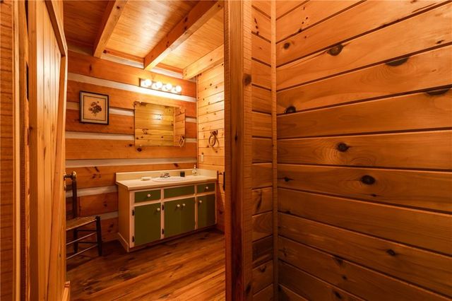 326 Honeysuckle Way, Blue Ridge, GA 30513