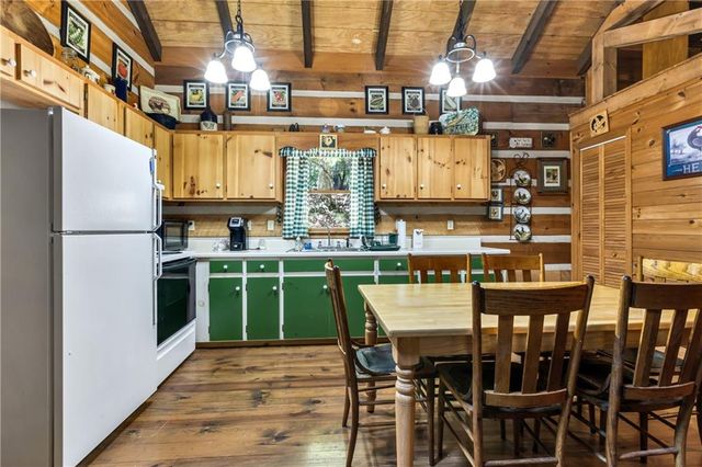 326 Honeysuckle Way, Blue Ridge, GA 30513