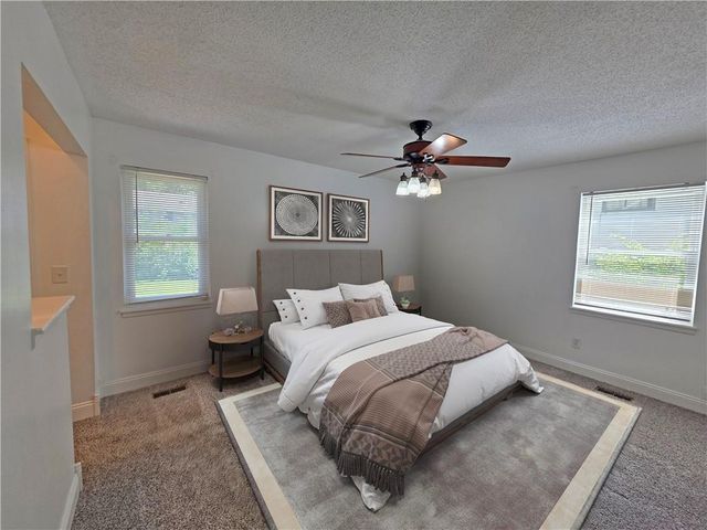 13945 S Summertree Lane, Olathe, KS 66062