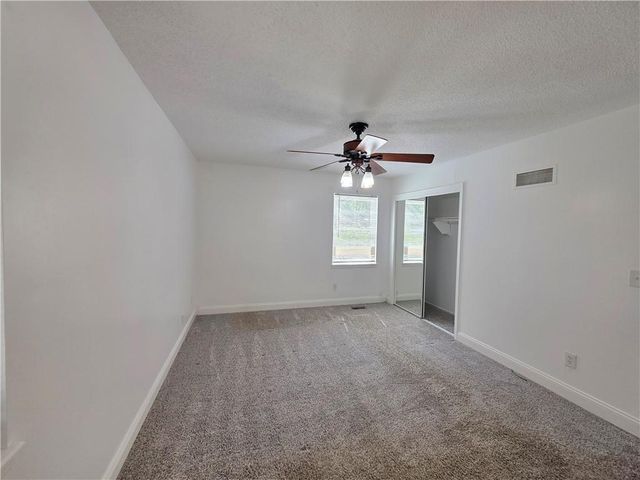 13945 S Summertree Lane, Olathe, KS 66062