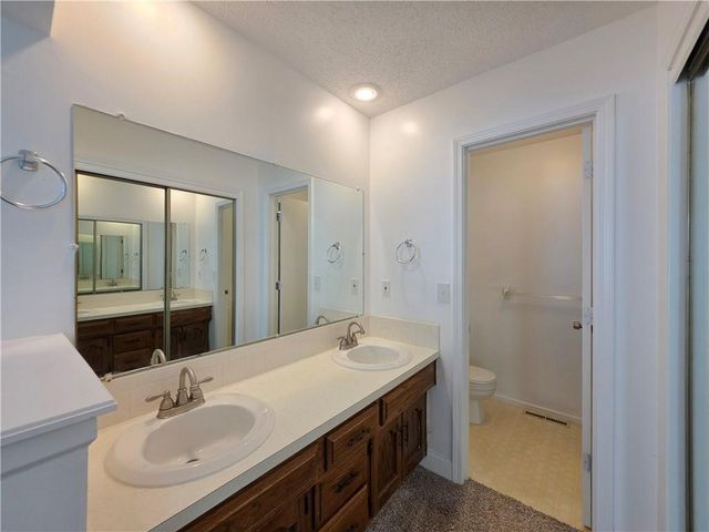 13945 S Summertree Lane, Olathe, KS 66062