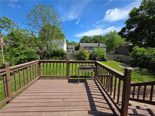 13945 S Summertree Lane, Olathe, KS 66062