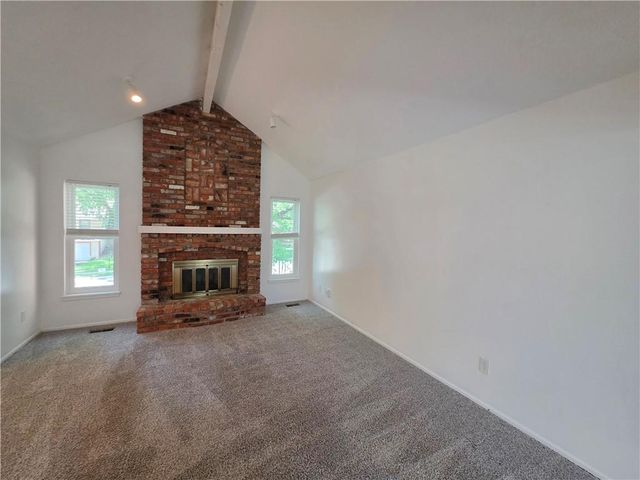 13945 S Summertree Lane, Olathe, KS 66062