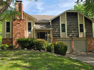 13945 S Summertree Lane, Olathe, KS 66062
