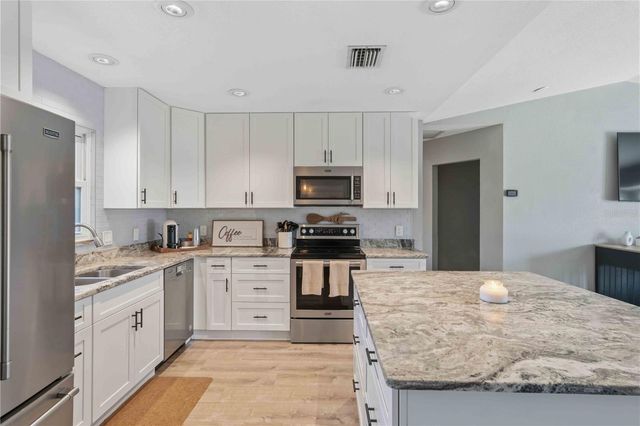 7124 TOTEM AVENUE, North Port, FL 34291