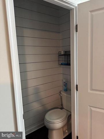 9816 CEDARMASS CIR, Fredericksburg, VA 22408