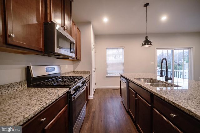 9816 CEDARMASS CIR, Fredericksburg, VA 22408