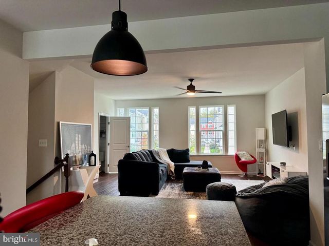 9816 CEDARMASS CIR, Fredericksburg, VA 22408