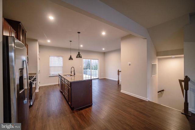 9816 CEDARMASS CIR, Fredericksburg, VA 22408