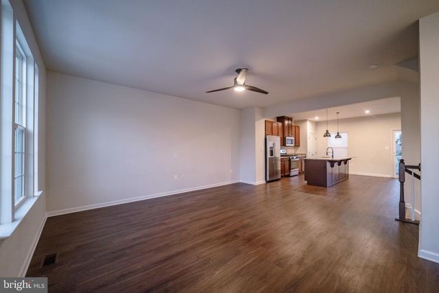 9816 CEDARMASS CIR, Fredericksburg, VA 22408