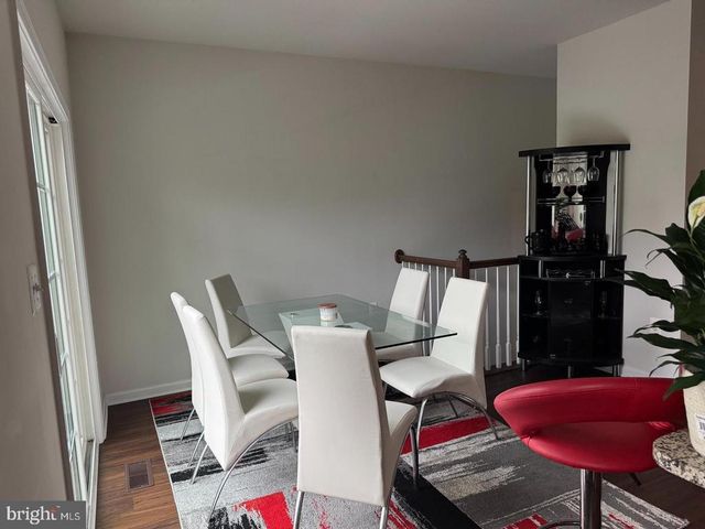 9816 CEDARMASS CIR, Fredericksburg, VA 22408