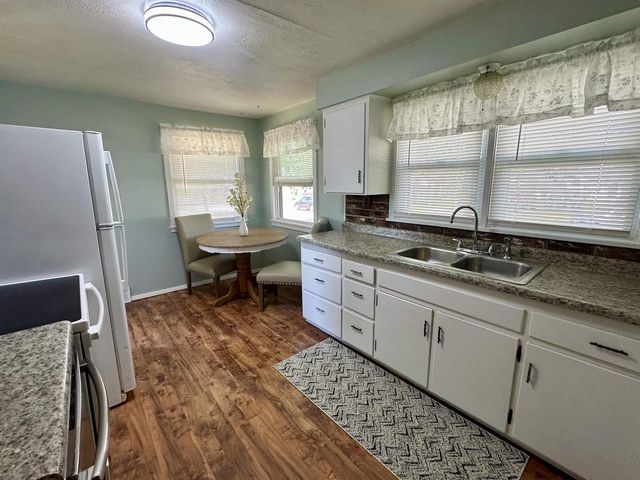 903 SMITH STREET, New London, WI 54961