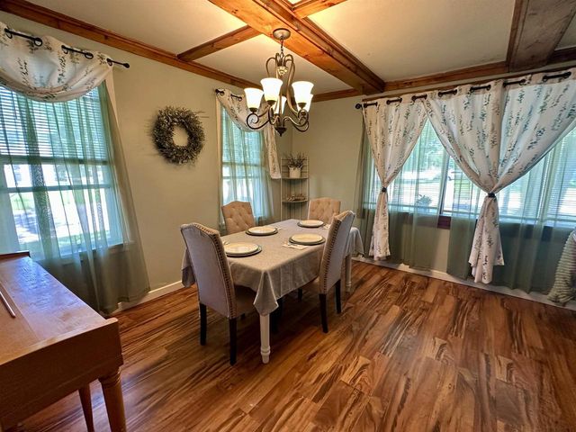 903 SMITH STREET, New London, WI 54961