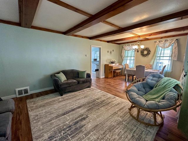 903 SMITH STREET, New London, WI 54961